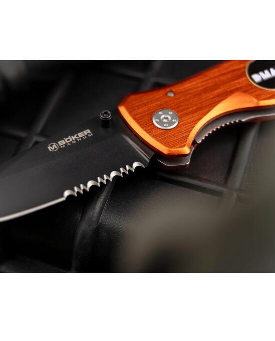 Medic DMAX Folding Knife